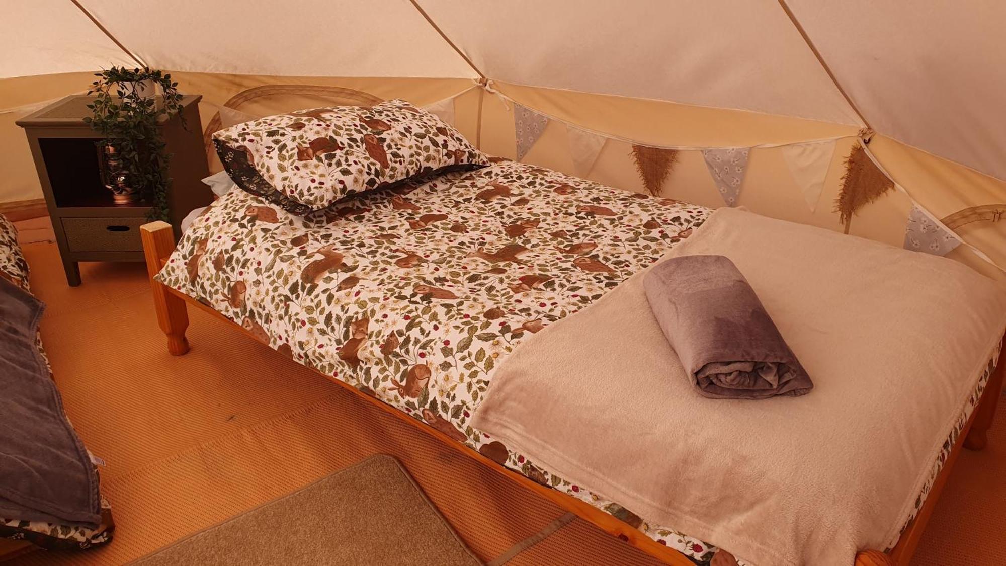 Calon Y Goedwig Glamping Hotell Llandovery Exteriör bild