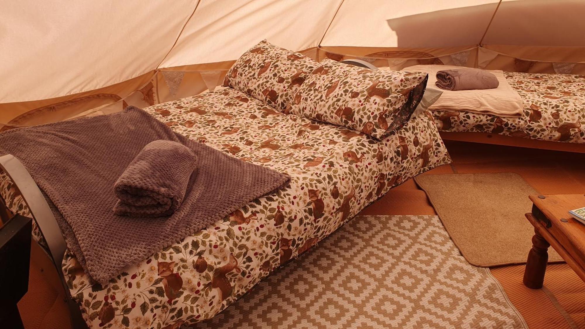 Calon Y Goedwig Glamping Hotell Llandovery Exteriör bild