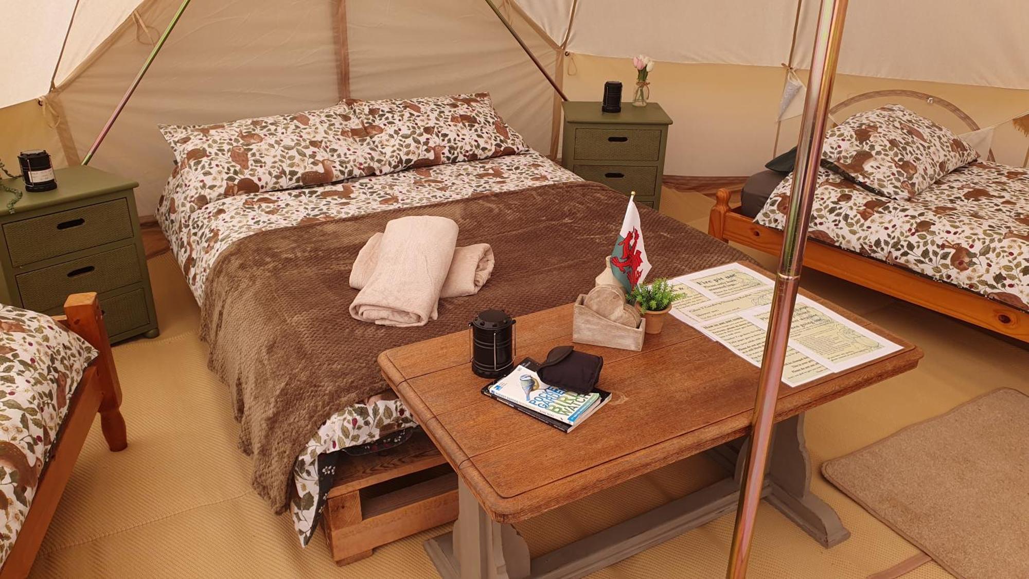 Calon Y Goedwig Glamping Hotell Llandovery Exteriör bild